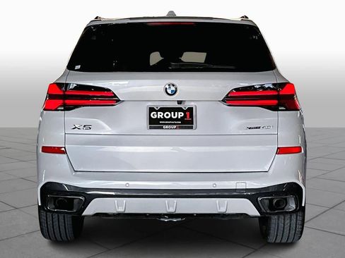 Used 2025 BMW X5 xDrive40i w/ M Sport Package image 4