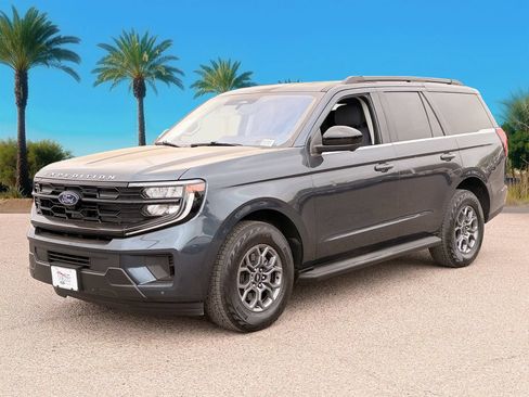Certified 2025 Ford Expedition Active AWD/4WD image 31