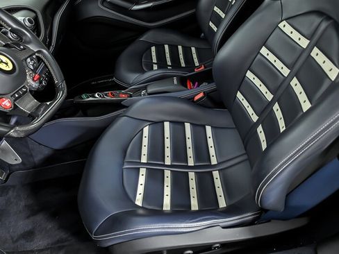 Used 2021 Ferrari F8 Tributo RWD image 23