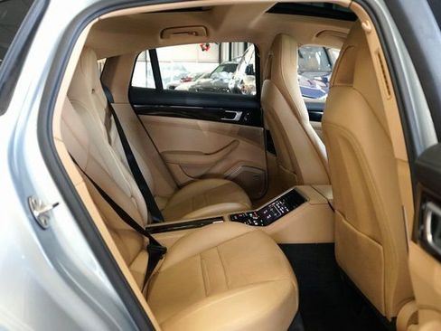 Used 2019 Porsche Panamera 4 image 14