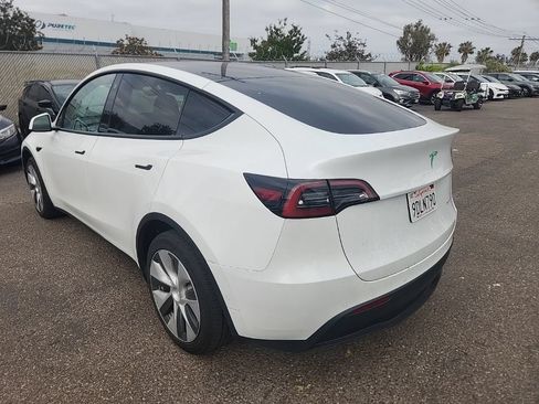 Used 2022 Tesla Model Y Long Range AWD/4WD image 11