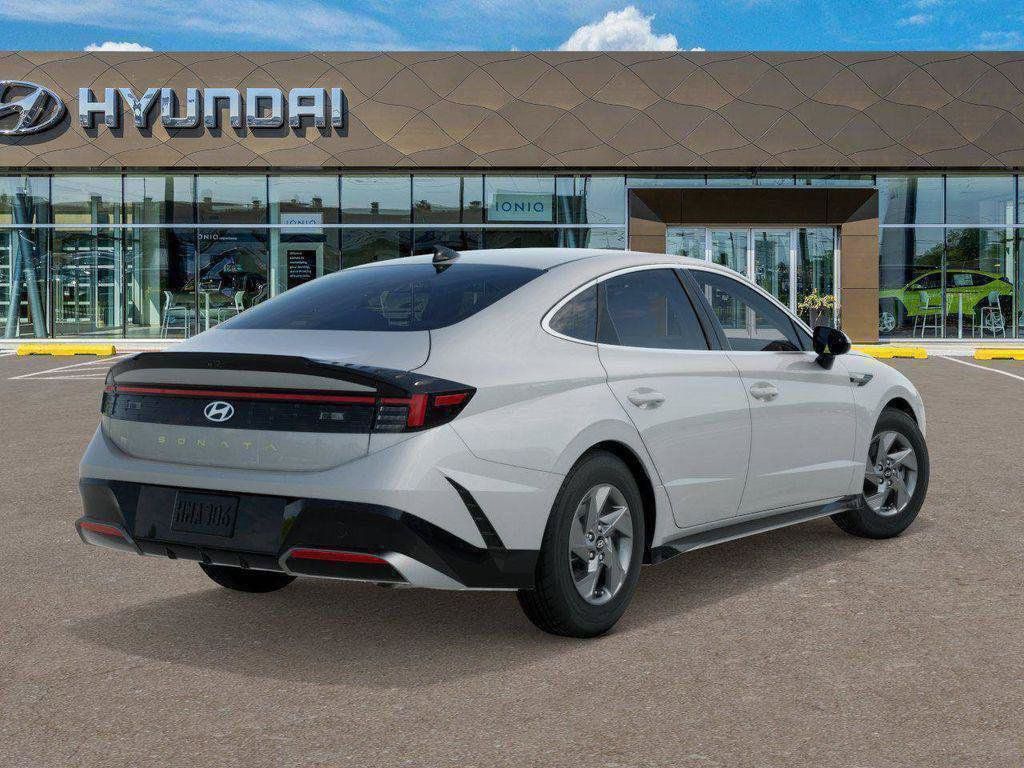 New 2026 Hyundai Sonata SE FWD image 4