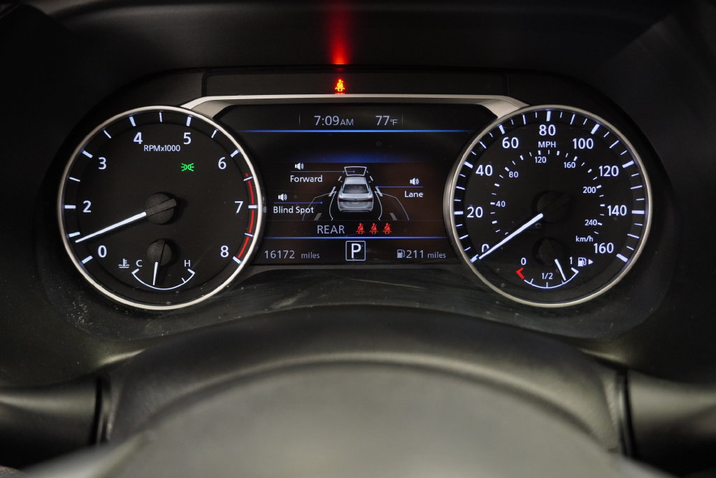 Used 2024 Nissan Sentra SV FWD image 17