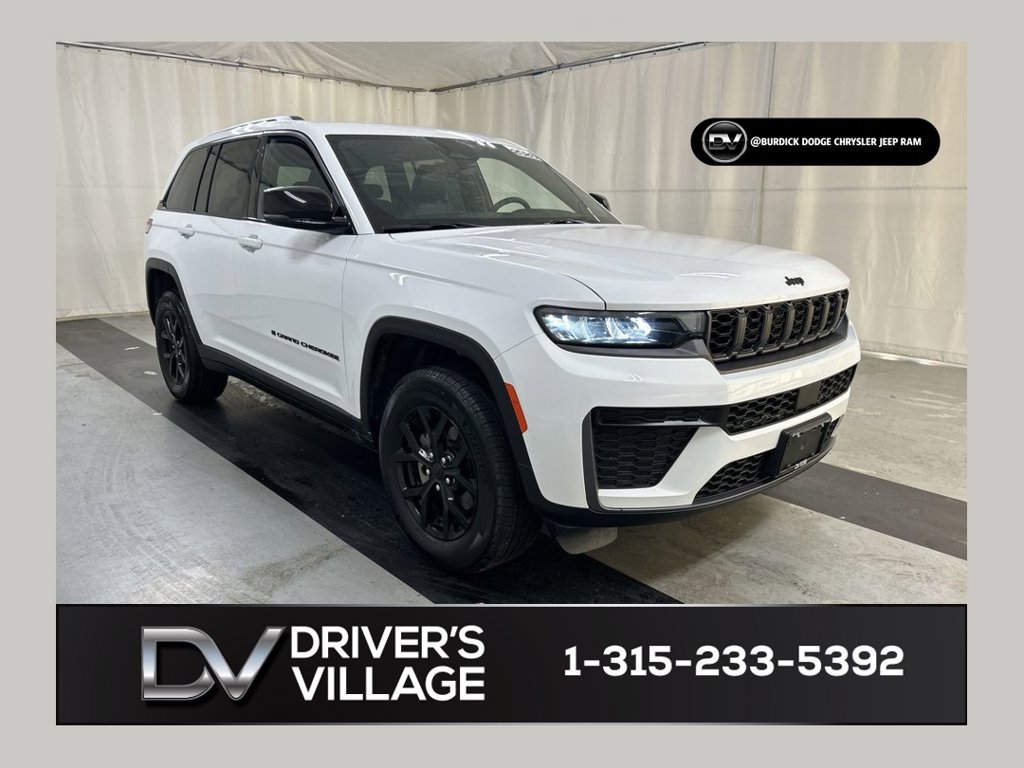 Used 2026 Jeep Grand Cherokee Altitude AWD/4WD image 1