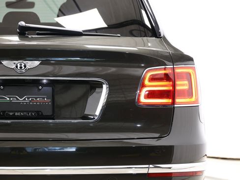 Used 2018 Bentley Bentayga AWD/4WD image 75