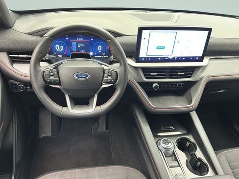 Used 2025 Ford Explorer ST-Line w/ ST-Line Street Pack AWD/4WD image 11