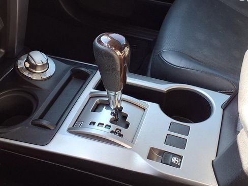 Used 2015 Toyota 4Runner Limited image 16