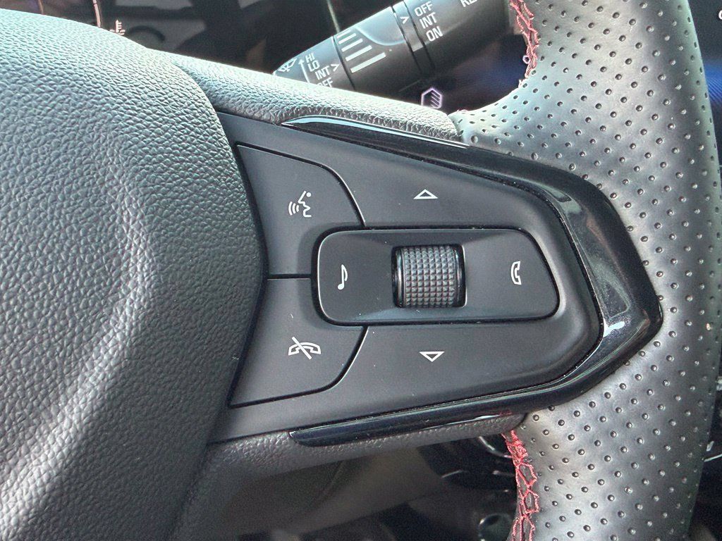Used 2024 Chevrolet Trax RS w/ Driver Confidence Package FWD image 30
