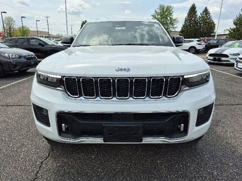 Used 2023 Jeep Grand Cherokee Overland w/ Luxury Tech Group IV AWD/4WD image 3