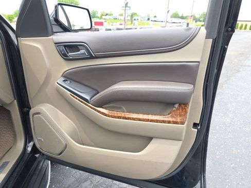 Used 2017 Chevrolet Suburban Premier AWD/4WD image 56