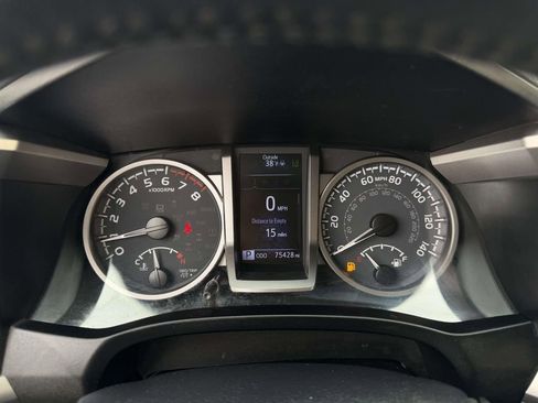 Used 2020 Toyota Tacoma SR5 image 32