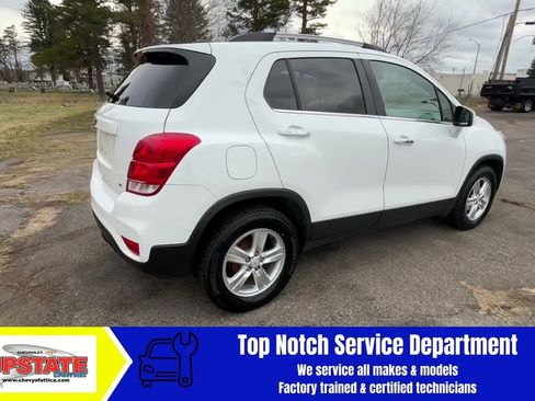 Used 2018 Chevrolet Trax LT w/ LT Convenience Package image 5