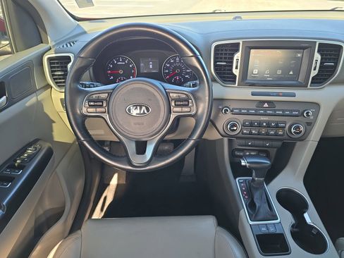 Used 2017 Kia Sportage EX image 10