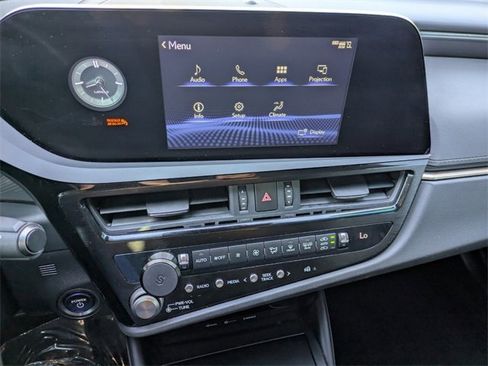 Used 2022 Lexus ES 300h 300h image 24