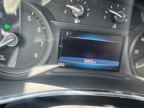 Used 2021 Buick Encore Preferred FWD image 18
