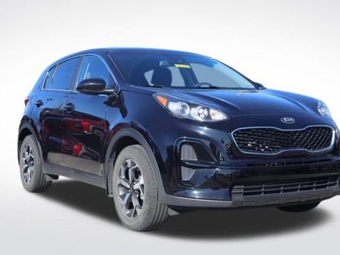 Used 2022 Kia Sportage LX image 1
