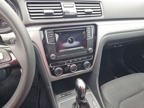 Used 2018 Volkswagen Passat 2.0T S image 29