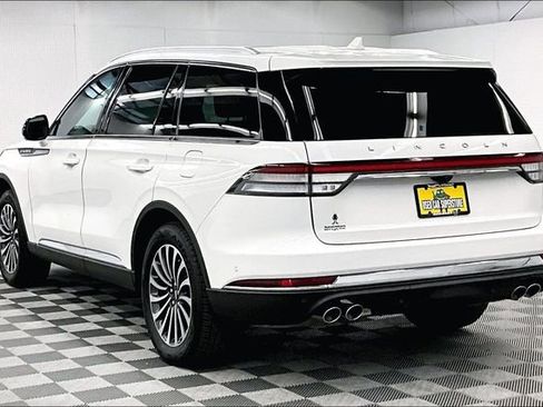 Used 2023 Lincoln Aviator Reserve w/ Elements Package Plus AWD/4WD image 3