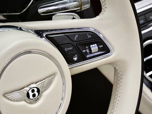 Used 2022 Bentley Continental GT image 31