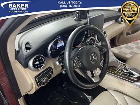 Used 2019 Mercedes-Benz GLC 300 4MATIC image 11