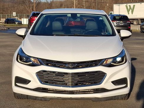 Used 2018 Chevrolet Cruze Premier image 2