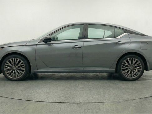 Used 2025 Nissan Altima 2.5 SV image 5