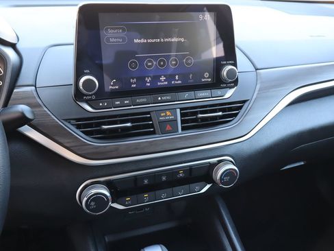Used 2026 Nissan Altima 2.5 SV FWD image 6