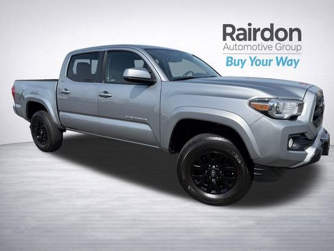 Used 2017 Toyota Tacoma SR5 w/ Tow Package AWD/4WD image 1