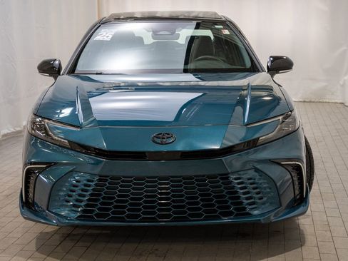 Used 2025 Toyota Camry XSE image 2