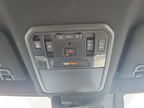 Used 2022 Toyota Tundra Capstone AWD/4WD image 33