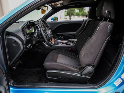 Used 2015 Dodge Challenger R/T w/ Quick Order Package 28B R/T RWD image 4