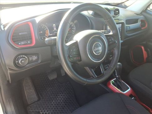 Used 2022 Jeep Renegade Trailhawk image 7