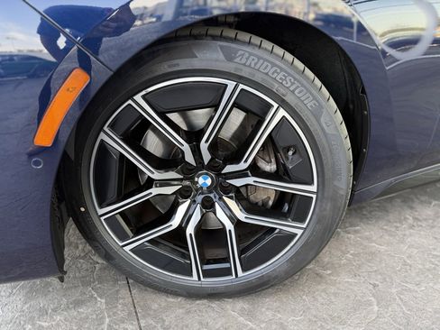 Used 2023 BMW 760i xDrive w/ Executive Package image 7