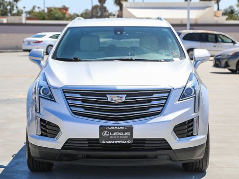 Used 2019 Cadillac XT5 FWD image 2