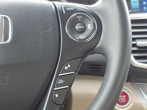 Used 2015 Honda Accord Touring image 10