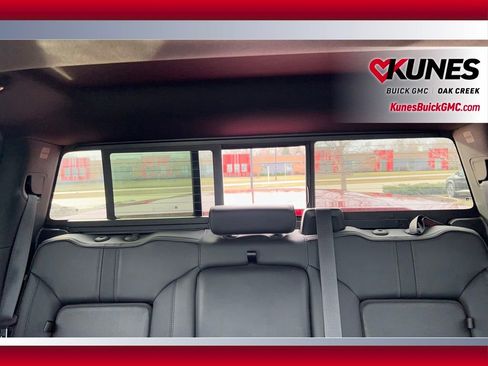 Used 2022 Chevrolet Silverado 1500 High Country w/ Technology Package image 30