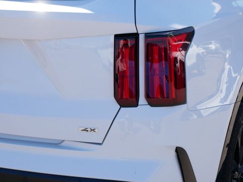 Certified 2023 Kia Sorento SX AWD/4WD image 11