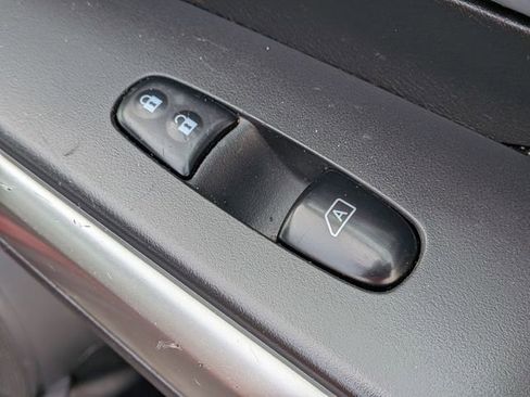 Used 2020 Nissan Kicks SV image 34