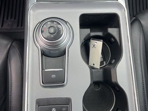 Used 2021 Ford Edge Titanium w/ Equipment Group 301A AWD/4WD image 14