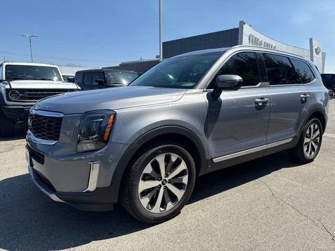 Used 2022 Kia Telluride S FWD image 1