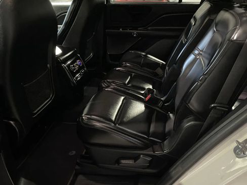 Used 2021 Lincoln Aviator 2WD image 9