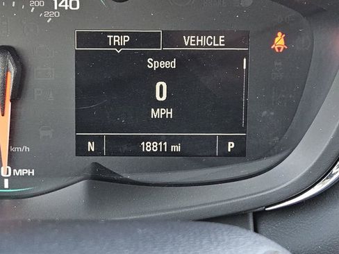 Used 2022 Chevrolet Trax LT w/ LT Convenience Package image 25