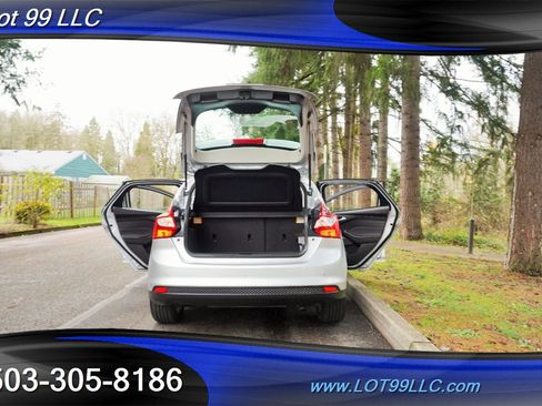 Used 2012 Ford Focus Titanium image 29