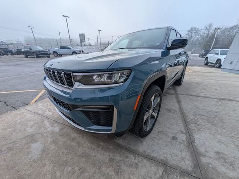 New 2026 Jeep Grand Cherokee Limited image 8