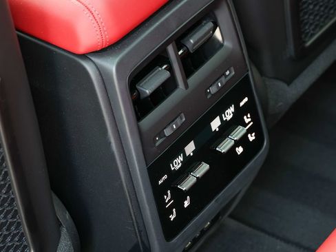 Certified 2025 Porsche Macan 4S Electric AWD/4WD image 54