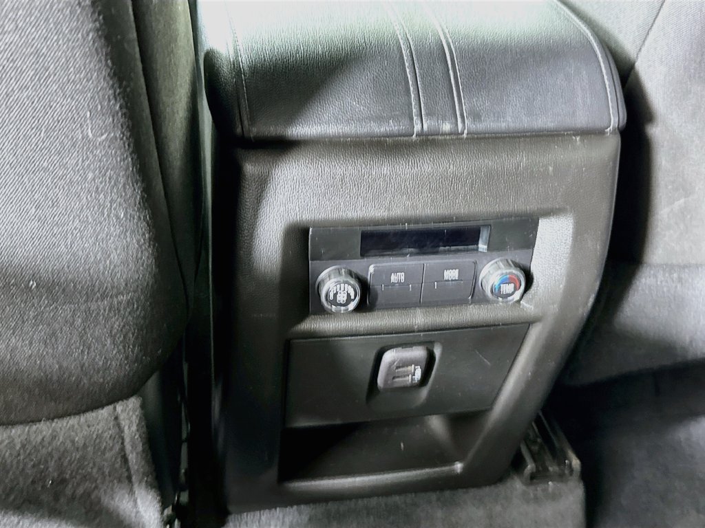 Used 2023 Chevrolet Traverse LT FWD image 27
