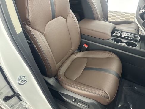 Certified 2025 Honda Pilot Elite image 32