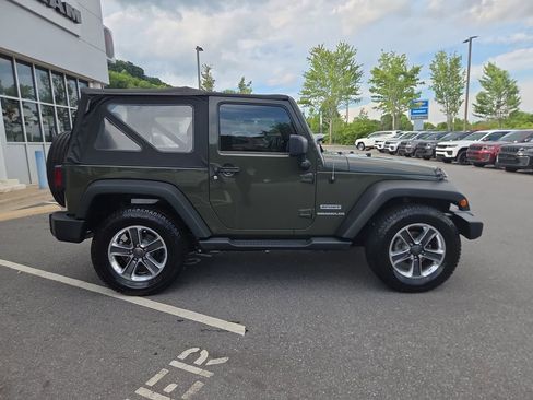 Used 2015 Jeep Wrangler Sport w/ Quick Order Package 24S AWD/4WD image 2