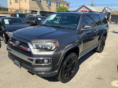 Used 2018 Toyota 4Runner Limited AWD/4WD image 4