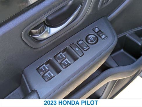 Certified 2023 Honda Pilot TrailSport image 13